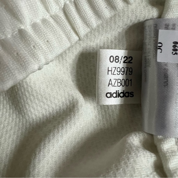 NWT Adidas Women’s Select Basketball Shorts Off White/Cream Size XL - Picture 9 of 9
